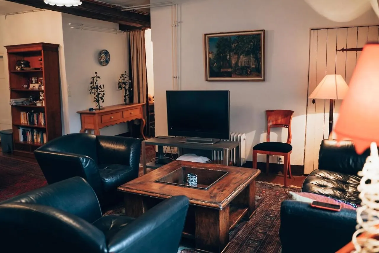 Private Apartment In Historic Castle From 1608 With Tenniscourt Zeitlofs