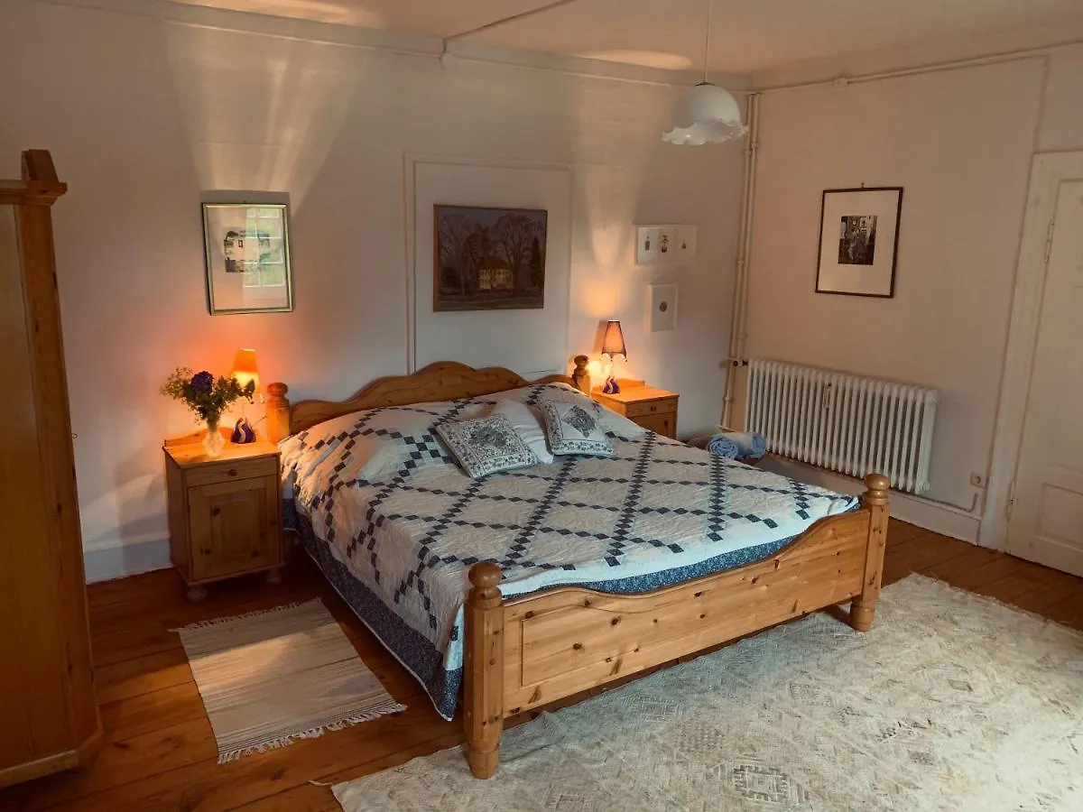 Private Apartment In Historic Castle From 1608 With Tenniscourt Zeitlofs